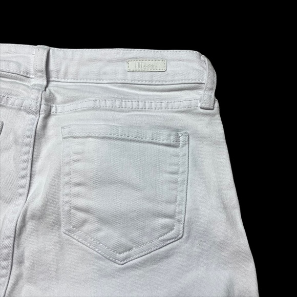 Kut from the Kloth Natalie Cropped Petite Bermudas - Picture 7 of 8